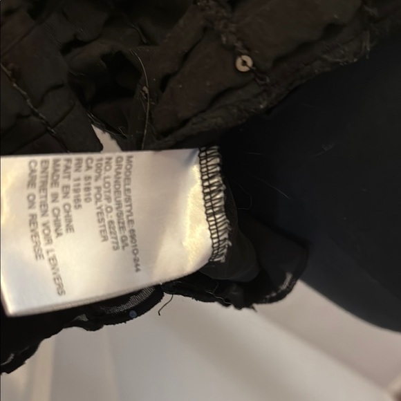 Elegant Black Textured Women's Top with sequins. Size Med. - Picture 6 of 8